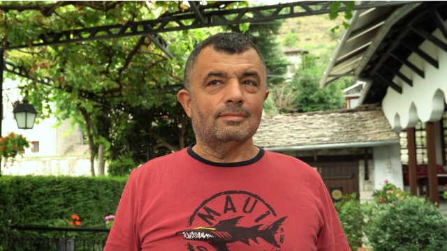 Hombre albanés en Gjrokaster