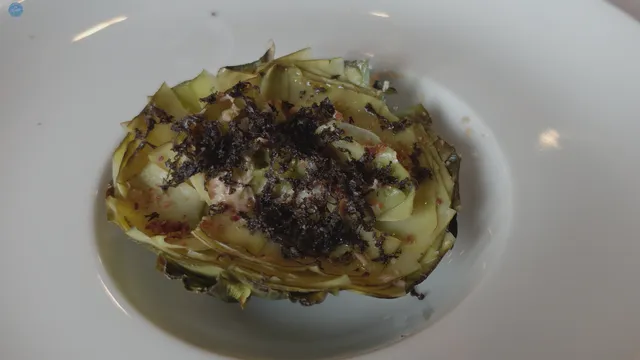 Alcachofa de Benicarló cocinada con trufa negra de Morella, una delicia durante las Jornadas de la trufa de Morella