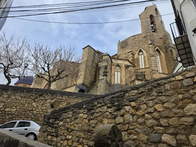 Basílica de Santa María de Morella, vista en perspectiva desde las escaleras