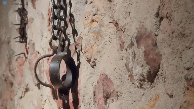 Grilletes en la carcel de Morella