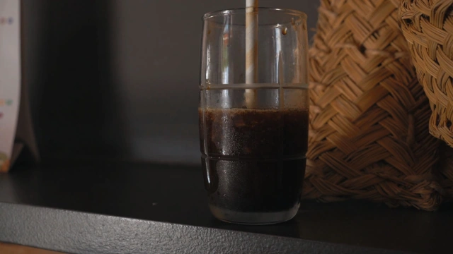 Mezcla de café granizado con absenta, una bebida para atrevidos.