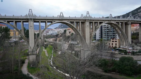 Vista del Puente de Sant Jordi Alcoy Alicante