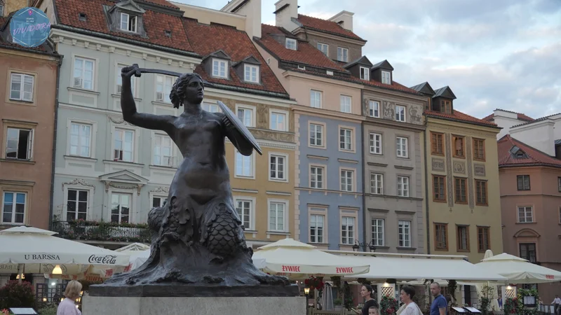 Fuente de la sirena de Varsovia, la defensora legendaria de la ciudad