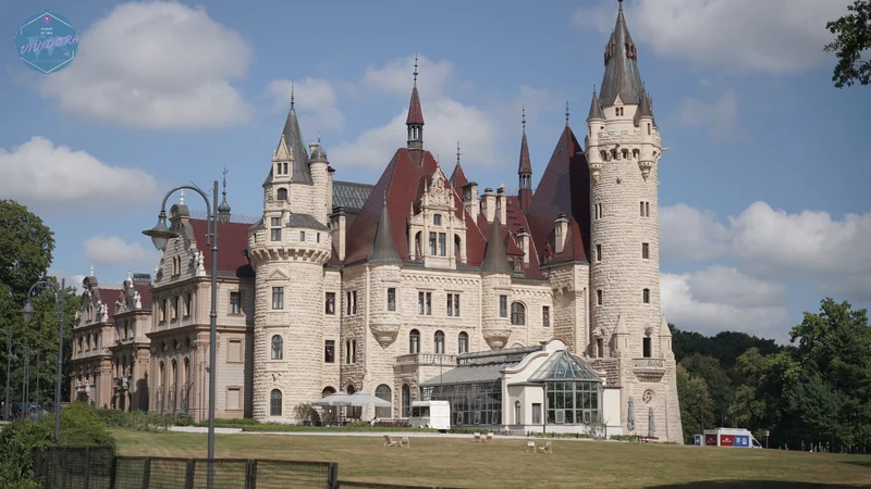 Castillo "de cuento de hadas" de Moszna, uno de esos lugares favoritos para hacerse sesiones de fotos.