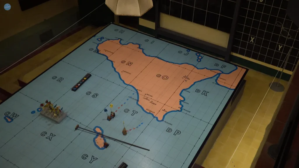 Mesa de operaciones de la Segunda Guerra Mundial en las Salas de Guerra Lascaris, el búnker subterráneo aliado excavado bajo las murallas de La Valeta, Malta