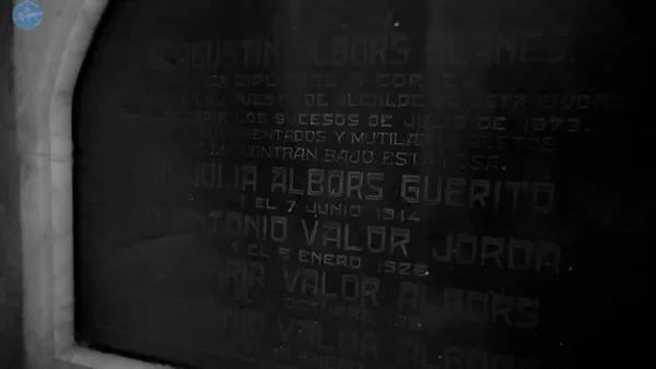 Lápida del Alcalde republicano Albors en el cementerio de Alcoy, asesinado durante la revuelta del Petroli 