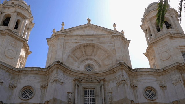 Fachada de la catedral blanca de Cádiz (Imagen de Cruz Gabaldón)